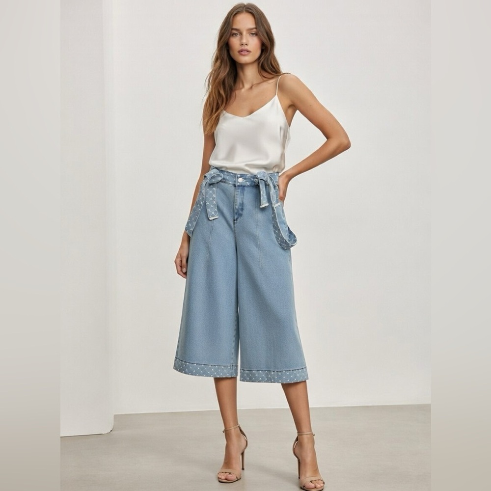 POL Light Blue Denim Wide-Leg Capris